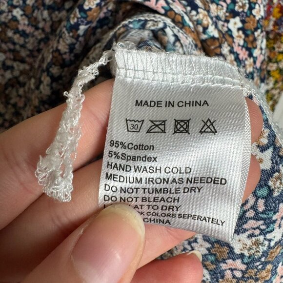 AndTheWhy colorful floral balloon sleeve blouse size small L15 - Picture 4 of 5